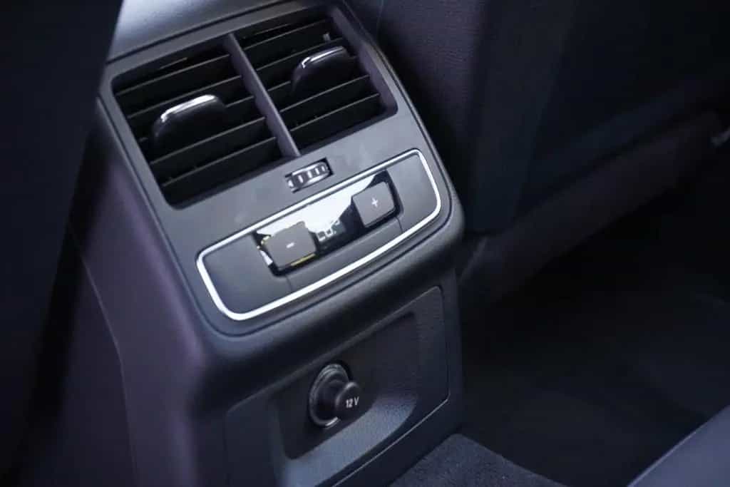 Audi A4 Avant 35 TFSI S line LED Navi ACC Leder DAB 06/2021-photo-18