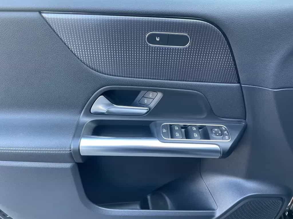 Mercedes-Benz B 220 4M/7-G DCT PROGRESSIVE/LED/NAVI/KAMERA/PTS 05/2019-photo-3