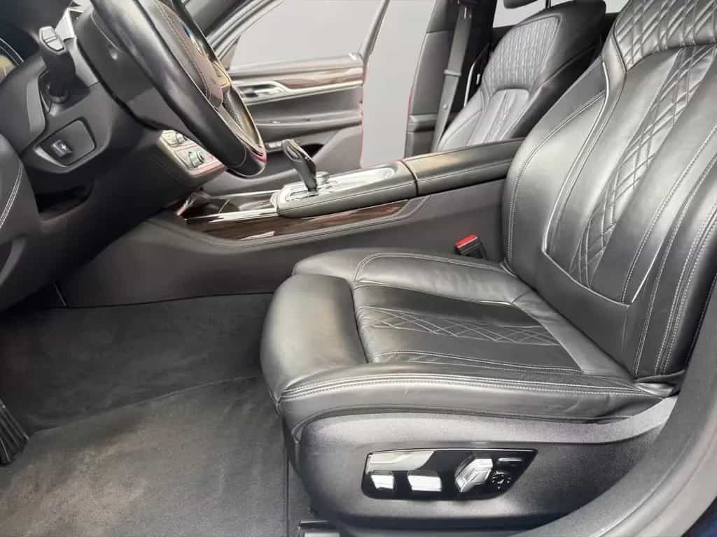BMW 7 Series 750i Massage Cam Sch Shz Navi 08/2017-photo-13