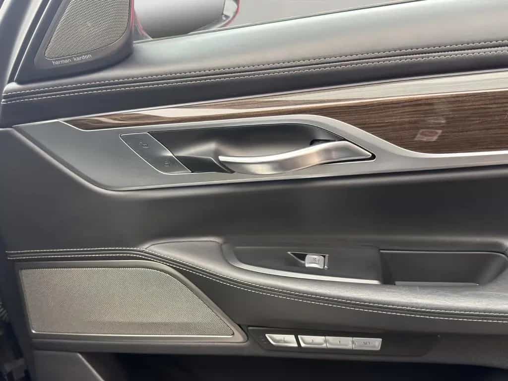 BMW 7 Series 750i Massage Cam Sch Shz Navi 08/2017-photo-14