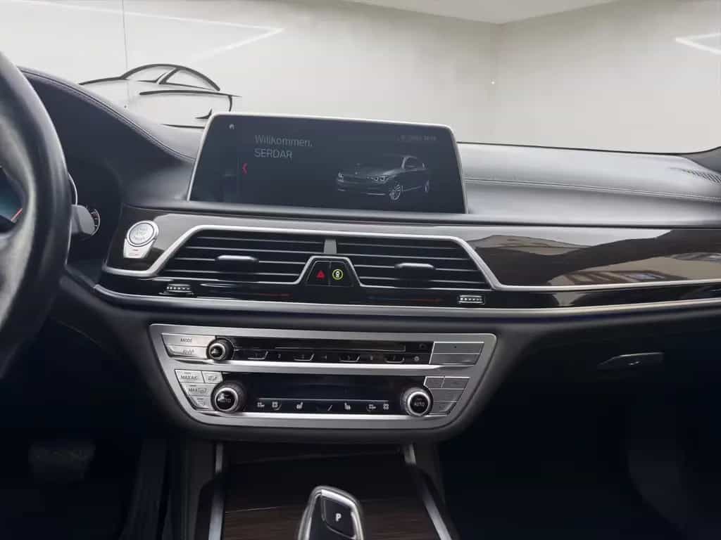 BMW 7 Series 750i Massage Cam Sch Shz Navi 08/2017-photo-9