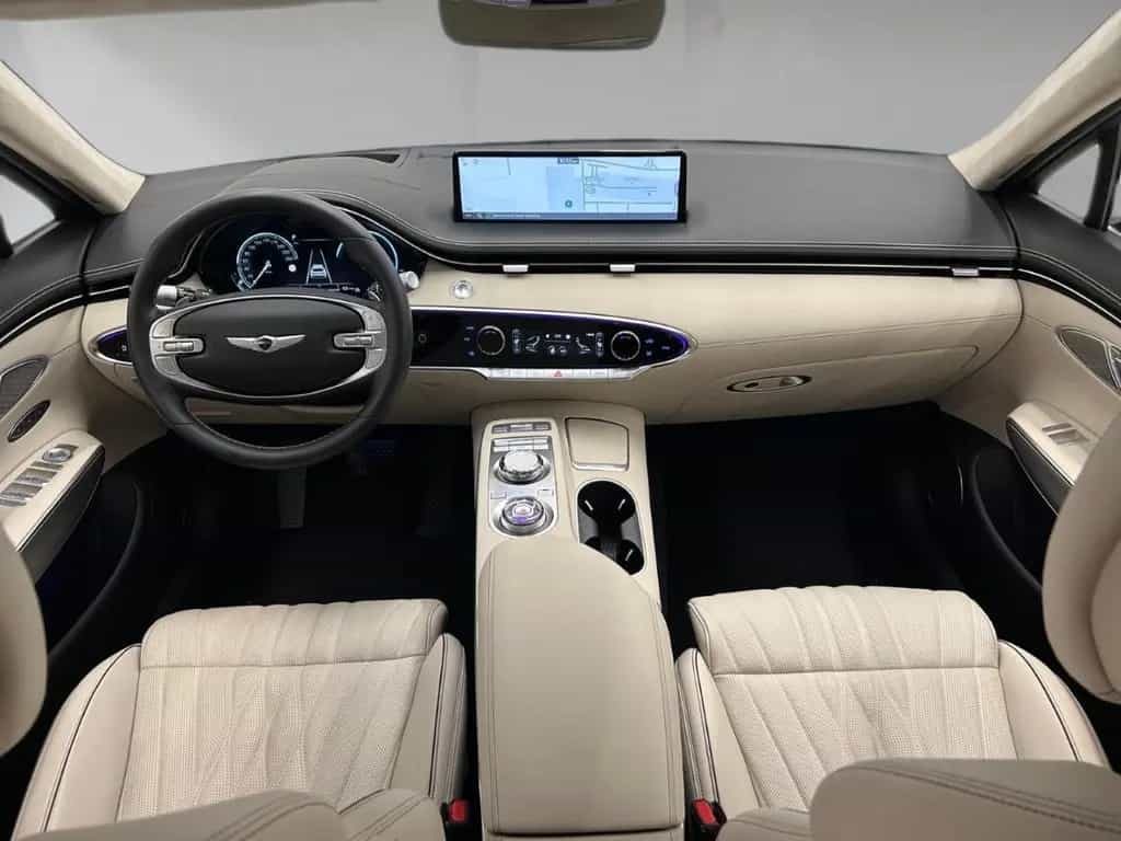 Genesis GV70 Luxury 4WD AD El. Panodach Memory Sitze LED 11/2024-photo-11