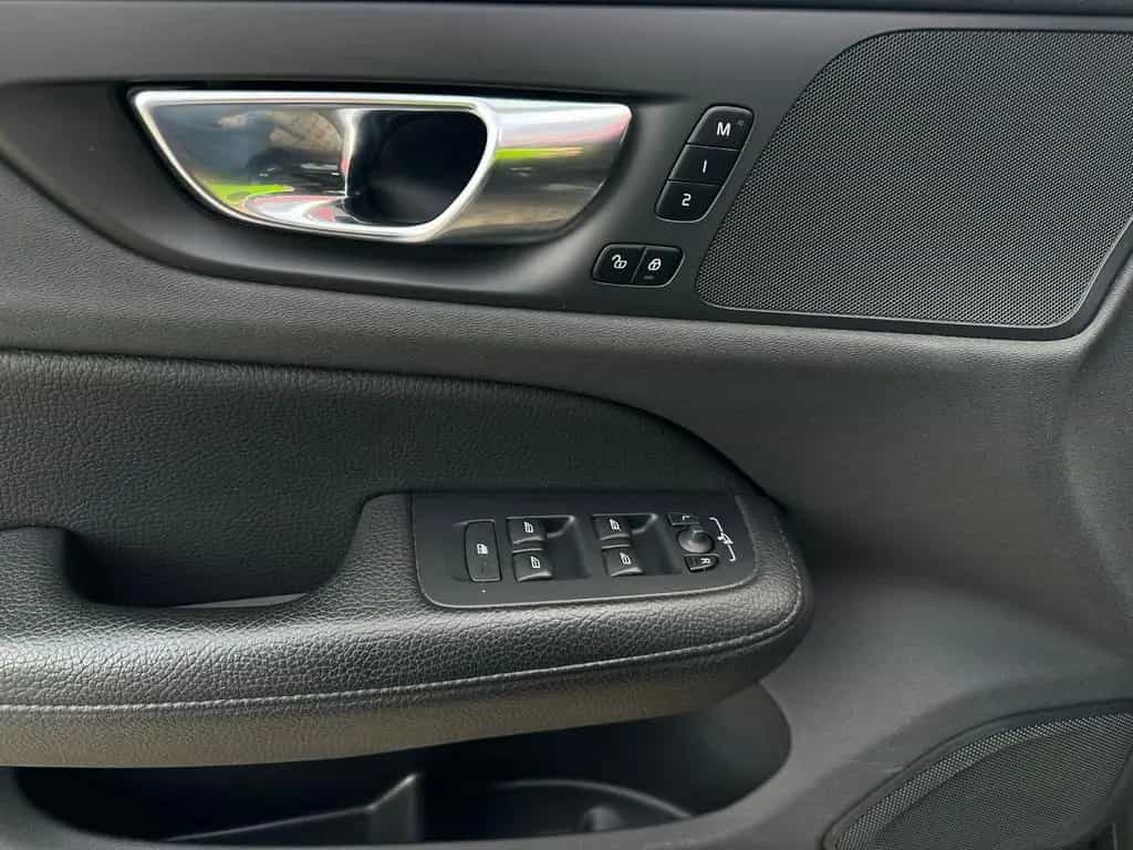 Volvo V60 Cross Country Pro AWD LED NAV KAMERA AHK 12/2020-photo-21