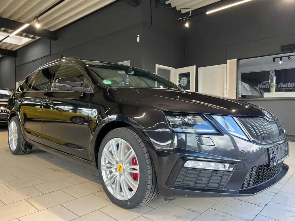 Skoda Octavia Combi RS 08/2018-photo-0