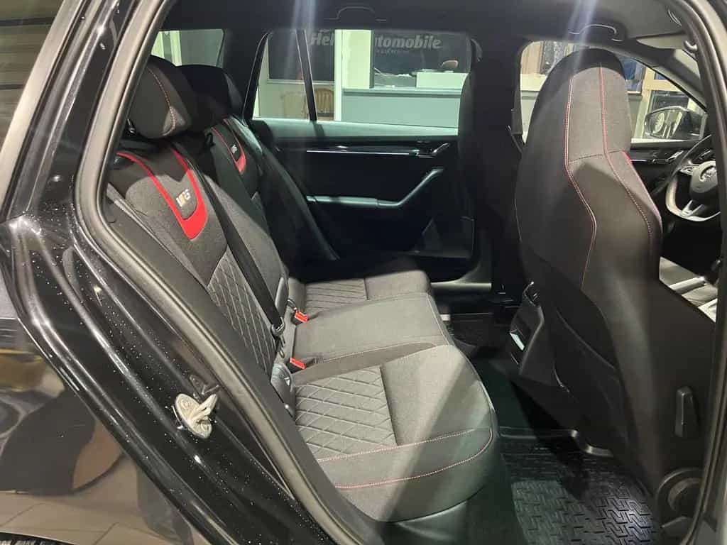 Skoda Octavia Combi RS 08/2018-photo-15