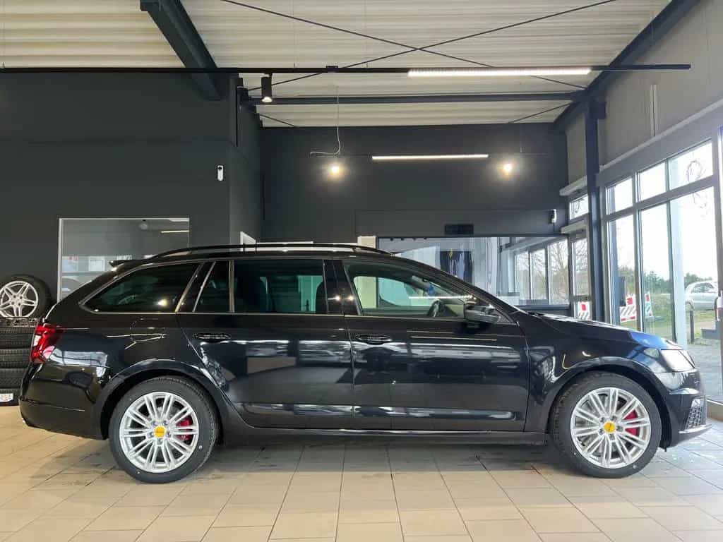 Skoda Octavia Combi RS 08/2018-photo-8
