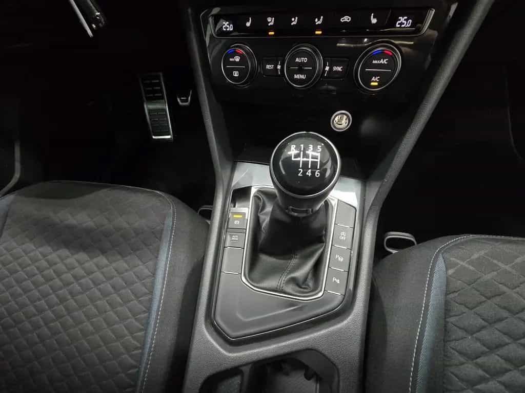 Volkswagen Tiguan 1.5 TSI IQ.DRIVE LED Navi Virtual AHK 19" 11/2019-photo-10