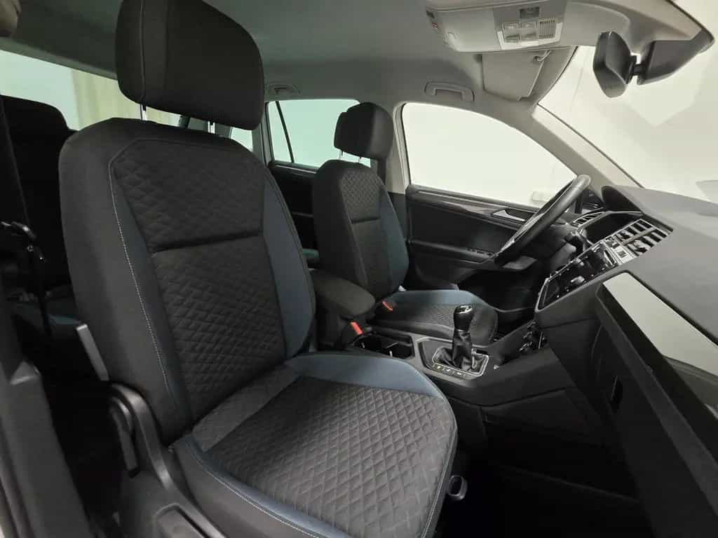 Volkswagen Tiguan 1.5 TSI IQ.DRIVE LED Navi Virtual AHK 19" 11/2019-photo-13