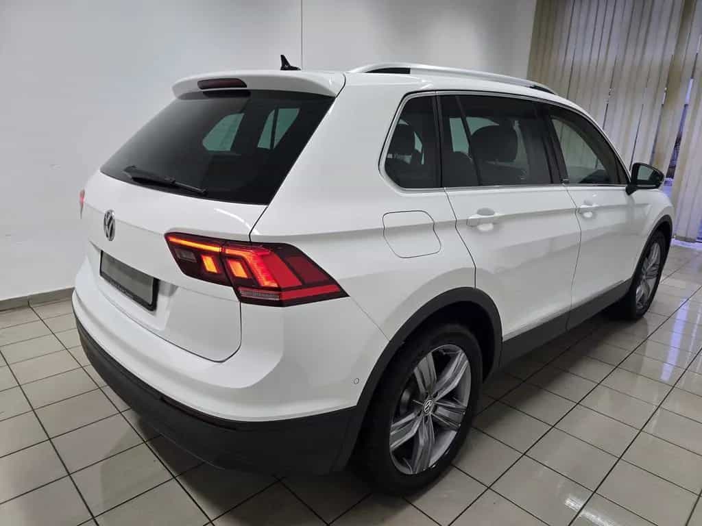 Volkswagen Tiguan 1.5 TSI IQ.DRIVE LED Navi Virtual AHK 19" 11/2019-photo-2