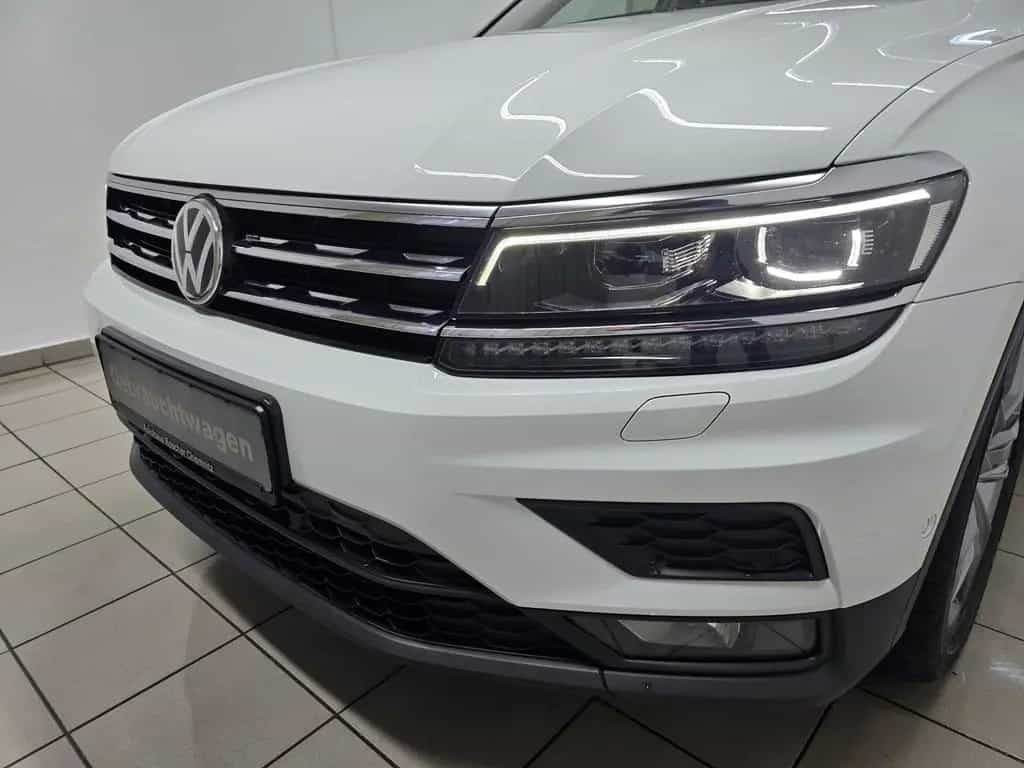 Volkswagen Tiguan 1.5 TSI IQ.DRIVE LED Navi Virtual AHK 19" 11/2019-photo-4
