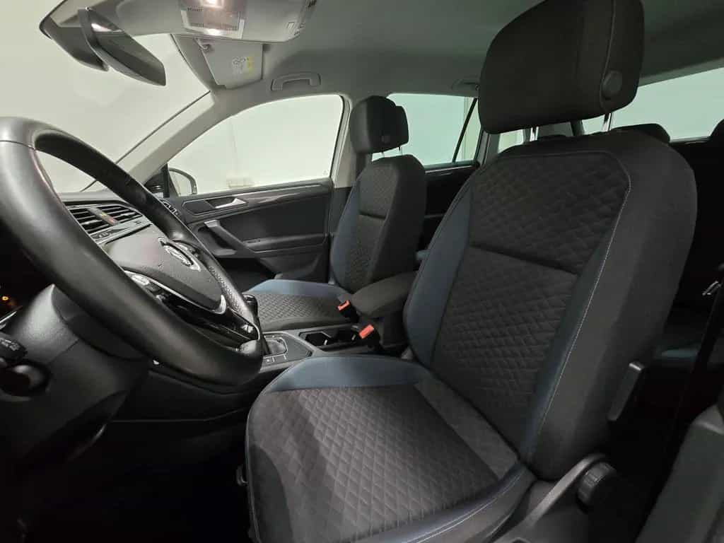 Volkswagen Tiguan 1.5 TSI IQ.DRIVE LED Navi Virtual AHK 19" 11/2019-photo-6