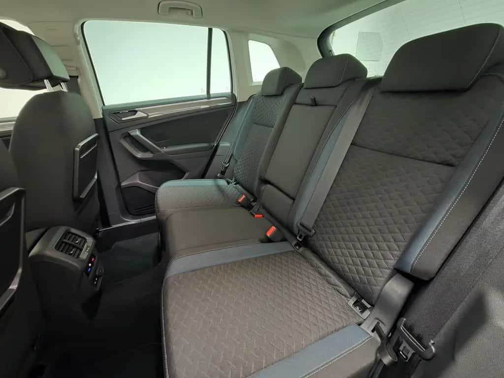 Volkswagen Tiguan 1.5 TSI IQ.DRIVE LED Navi Virtual AHK 19" 11/2019-photo-7
