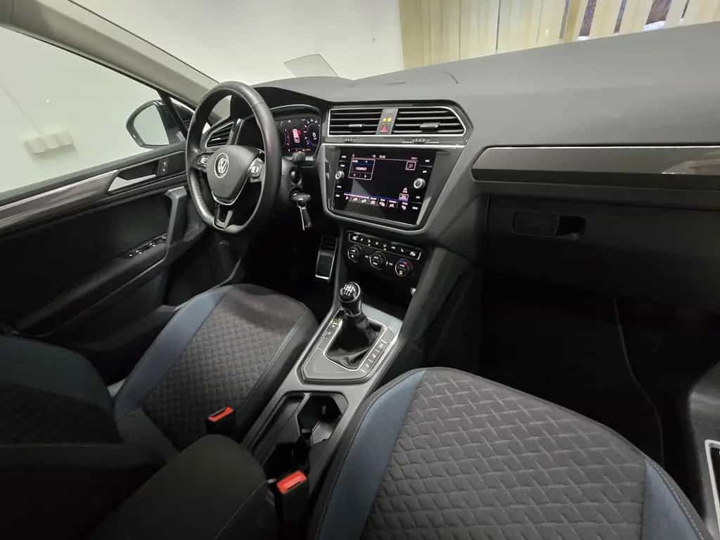 Volkswagen Tiguan 1.5 TSI IQ.DRIVE LED Navi Virtual AHK 19" 11/2019-photo-8
