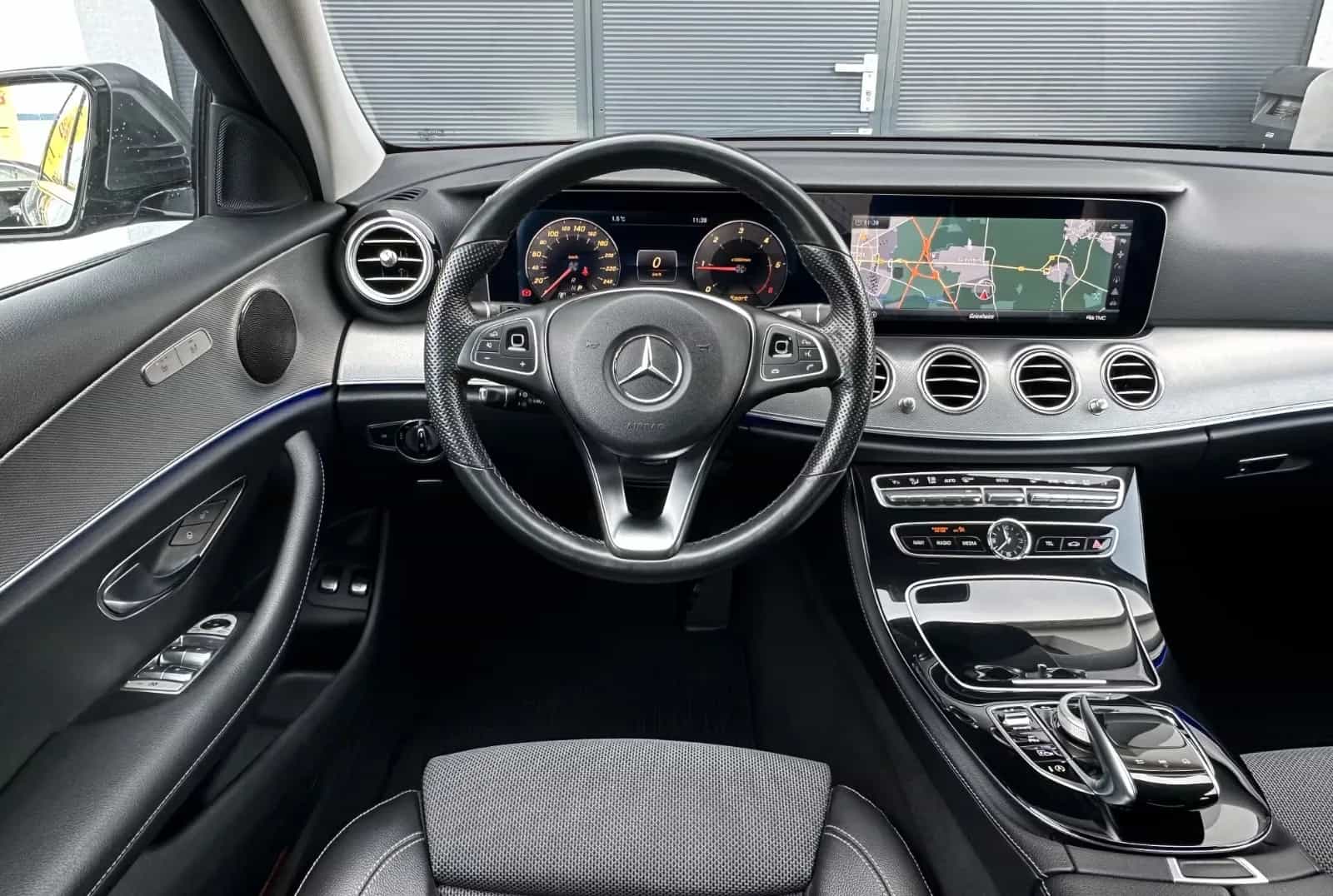 Mercedes-Benz E-Class 220 11/2016-photo-11