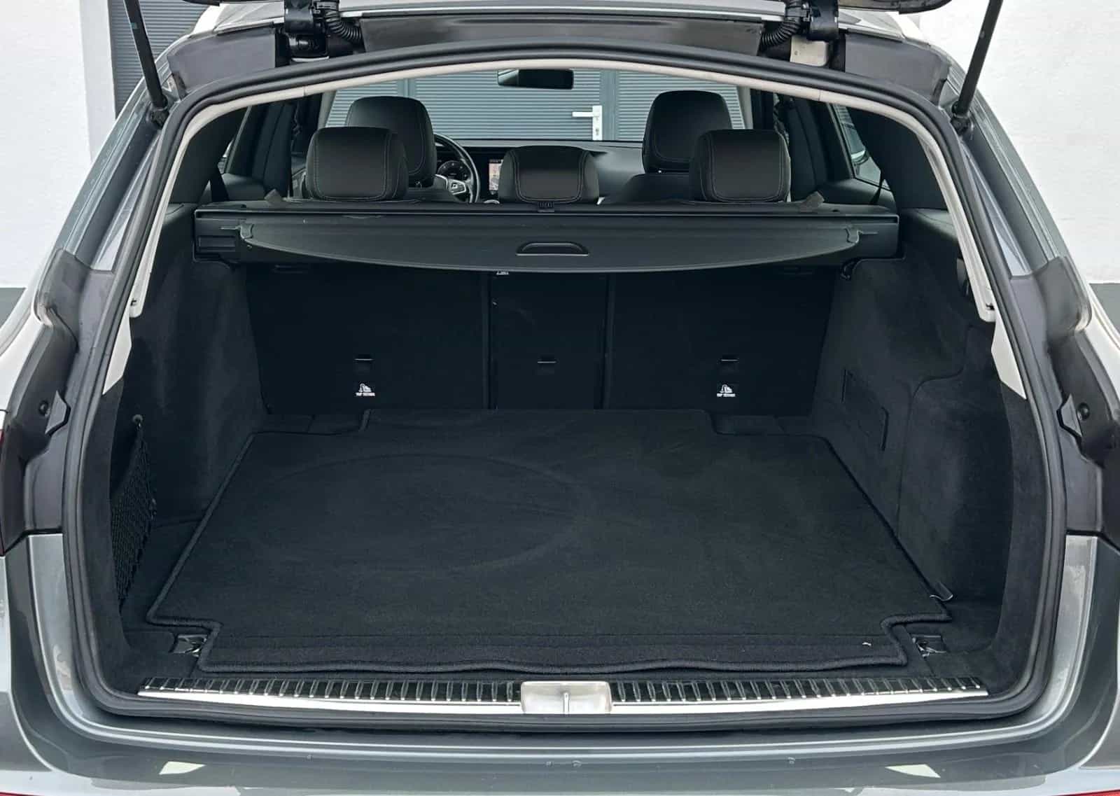 Mercedes-Benz E-Class 220 11/2016-photo-18