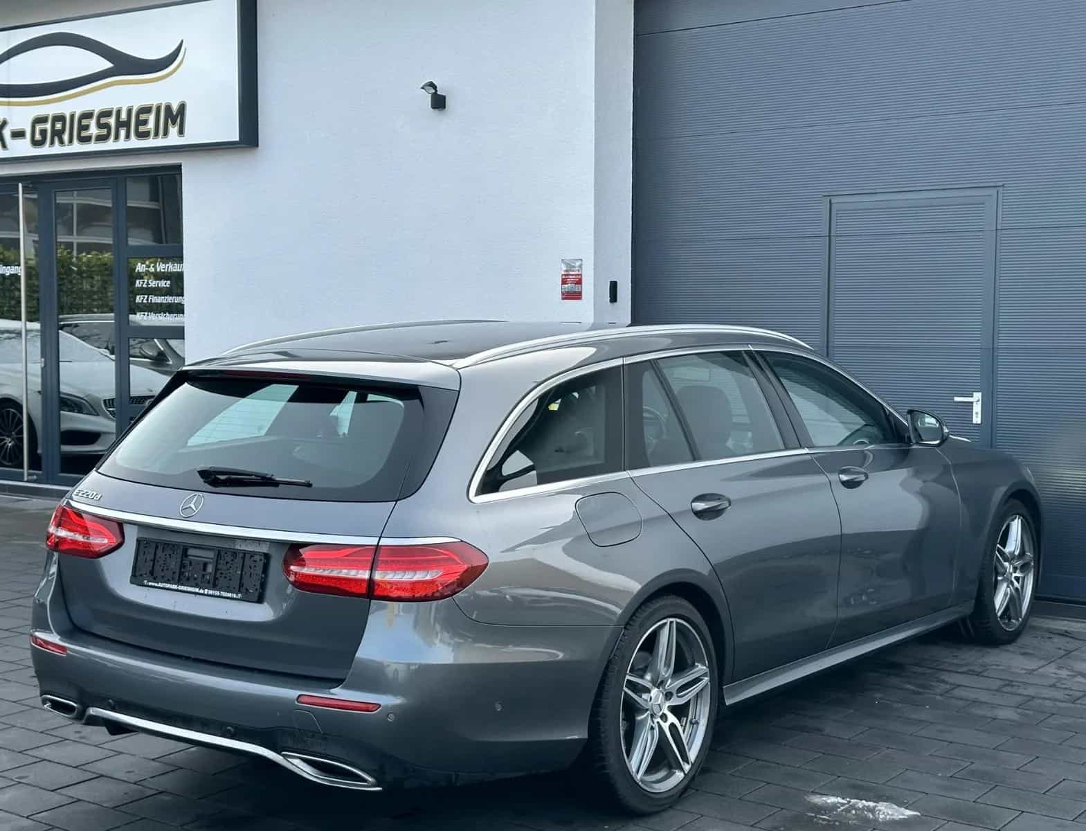 Mercedes-Benz E-Class 220 11/2016-photo-19