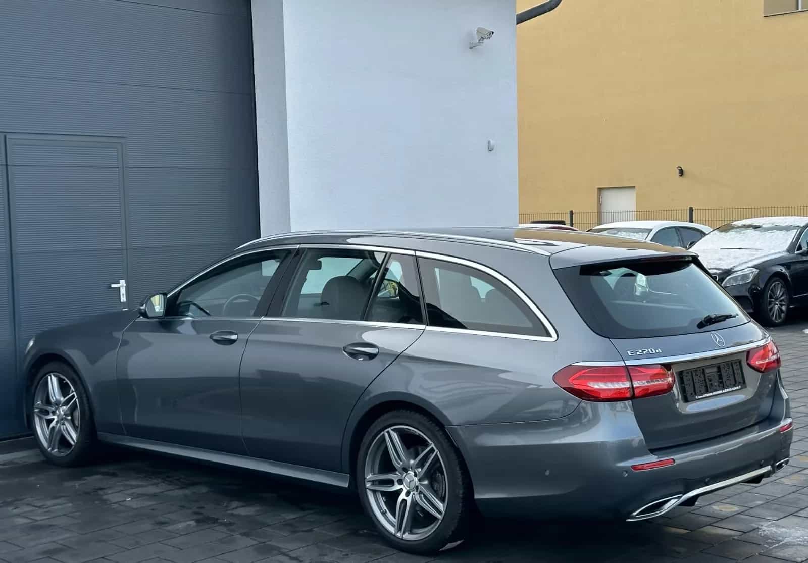 Mercedes-Benz E-Class 220 11/2016-photo-20