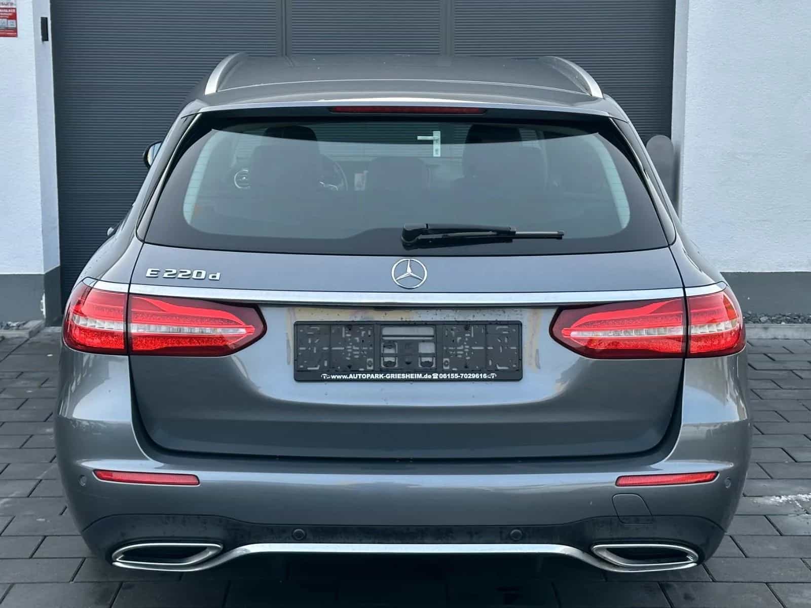 Mercedes-Benz E-Class 220 11/2016-photo-21