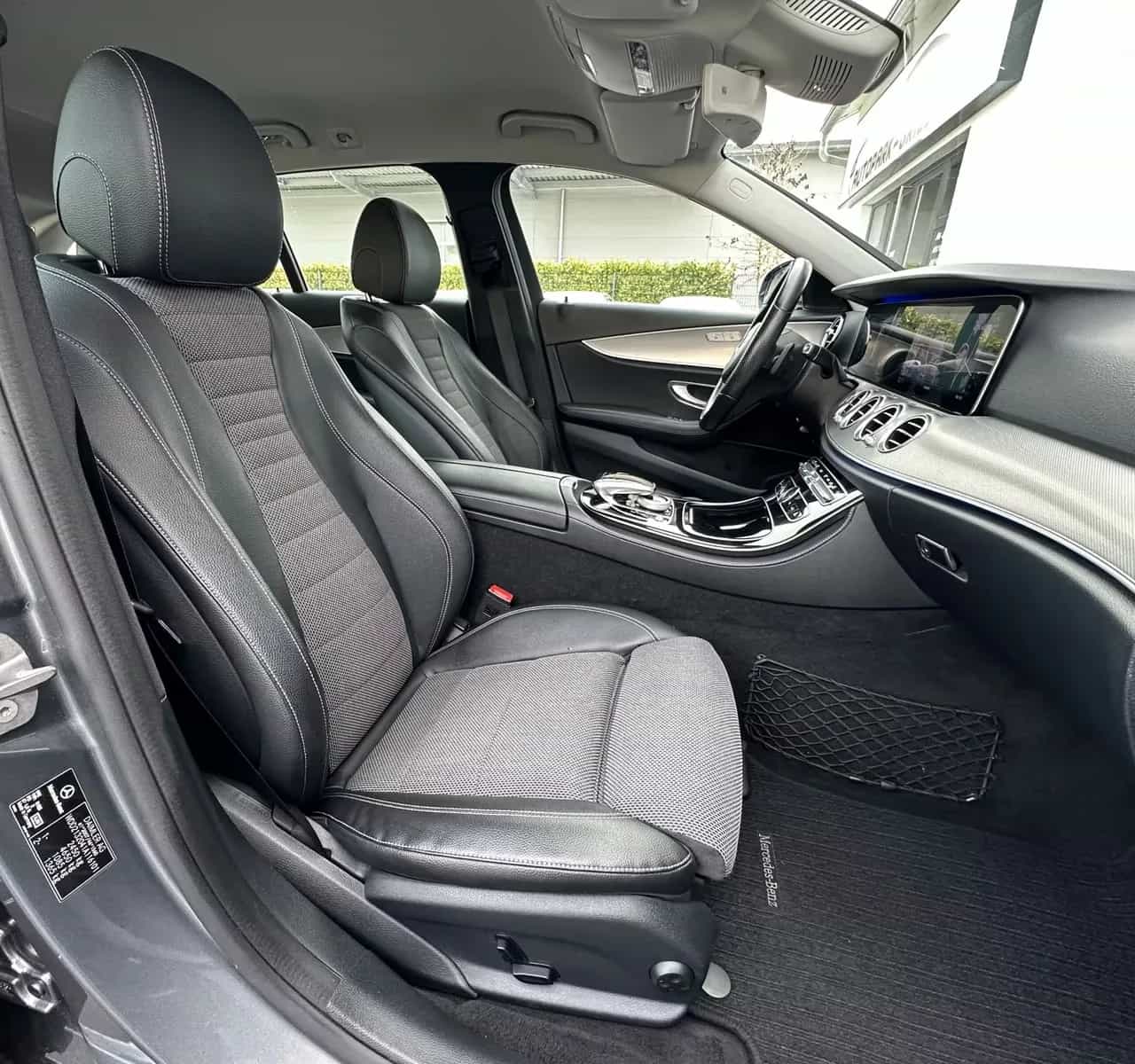 Mercedes-Benz E-Class 220 11/2016-photo-5
