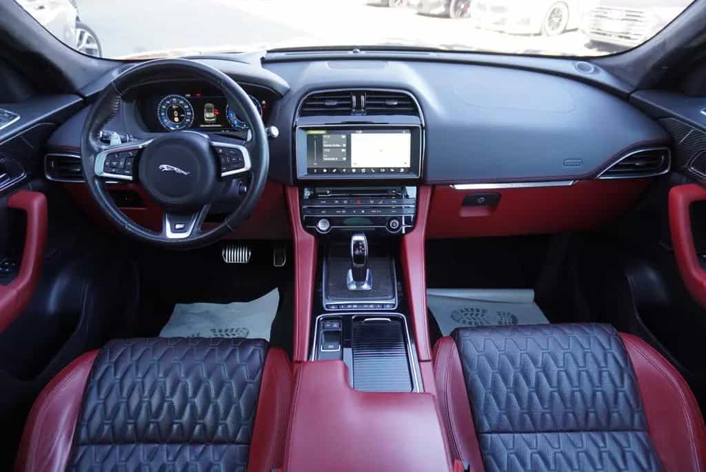 Jaguar F-Pace SVR AWD+Panorama+22Zoll+HUD+Assistenz+LED 08/2019-photo-10