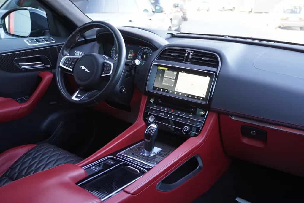 Jaguar F-Pace SVR AWD+Panorama+22Zoll+HUD+Assistenz+LED 08/2019-photo-12