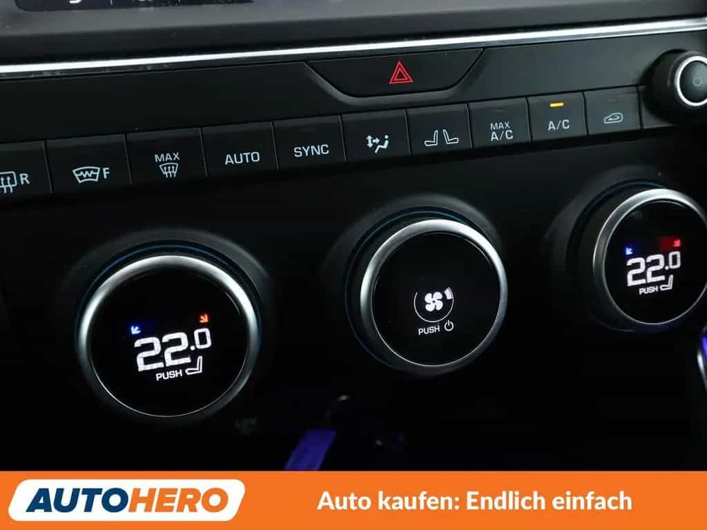 Jaguar E-Pace P250 R-Dynamic SE AWD Aut.*NAVI*CAM*PDC* 03/2019-photo-22
