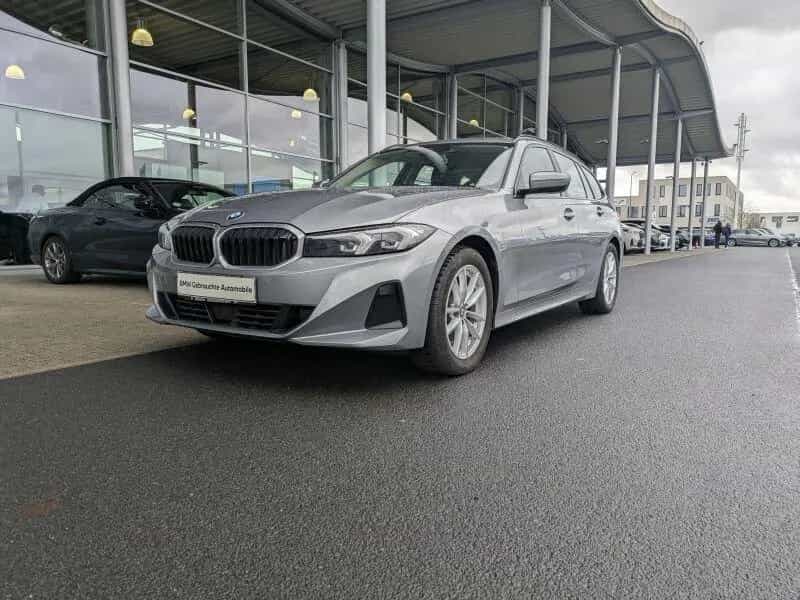 BMW 3 Series 320d Touring Teilleder. Driv.Ass. 01/2023-photo-1