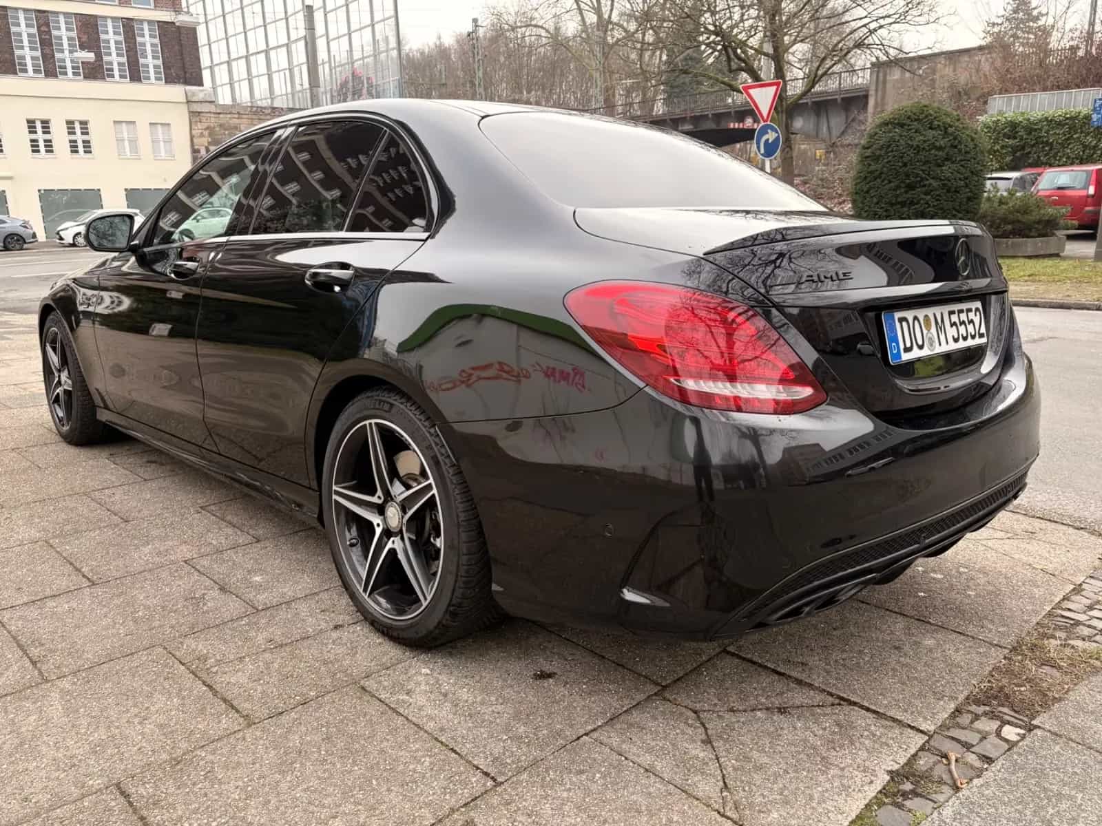 Mercedes-Benz C-Class 06/2017-photo-1