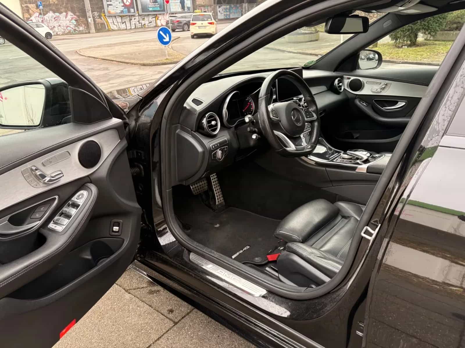 Mercedes-Benz C-Class 06/2017-photo-7