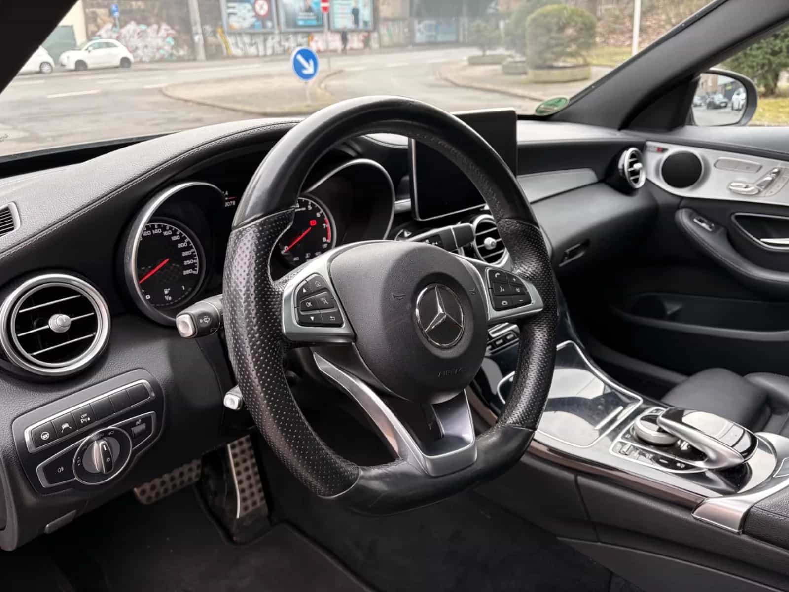 Mercedes-Benz C-Class 06/2017-photo-8