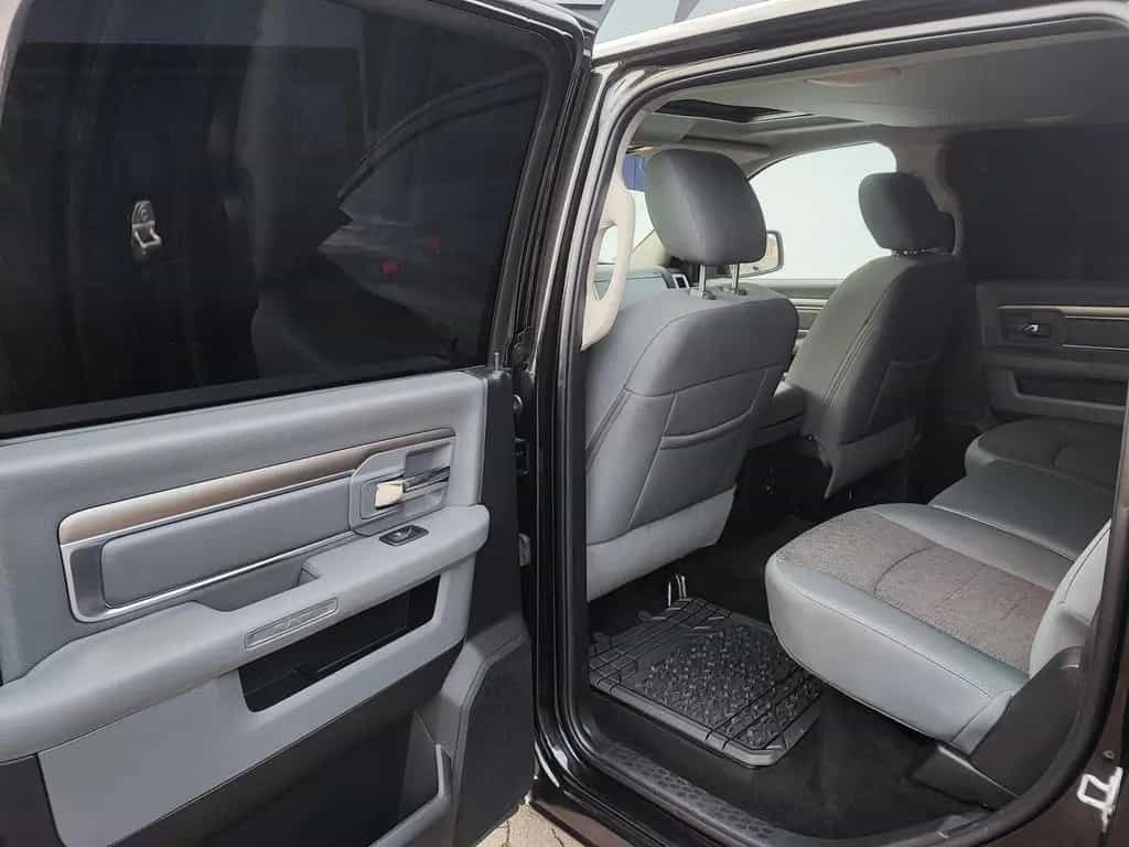 Dodge RAM 1500 Lone Star Crew Cab 4X2|LPG-BRC|NAVI|AHK 05/2016-photo-9