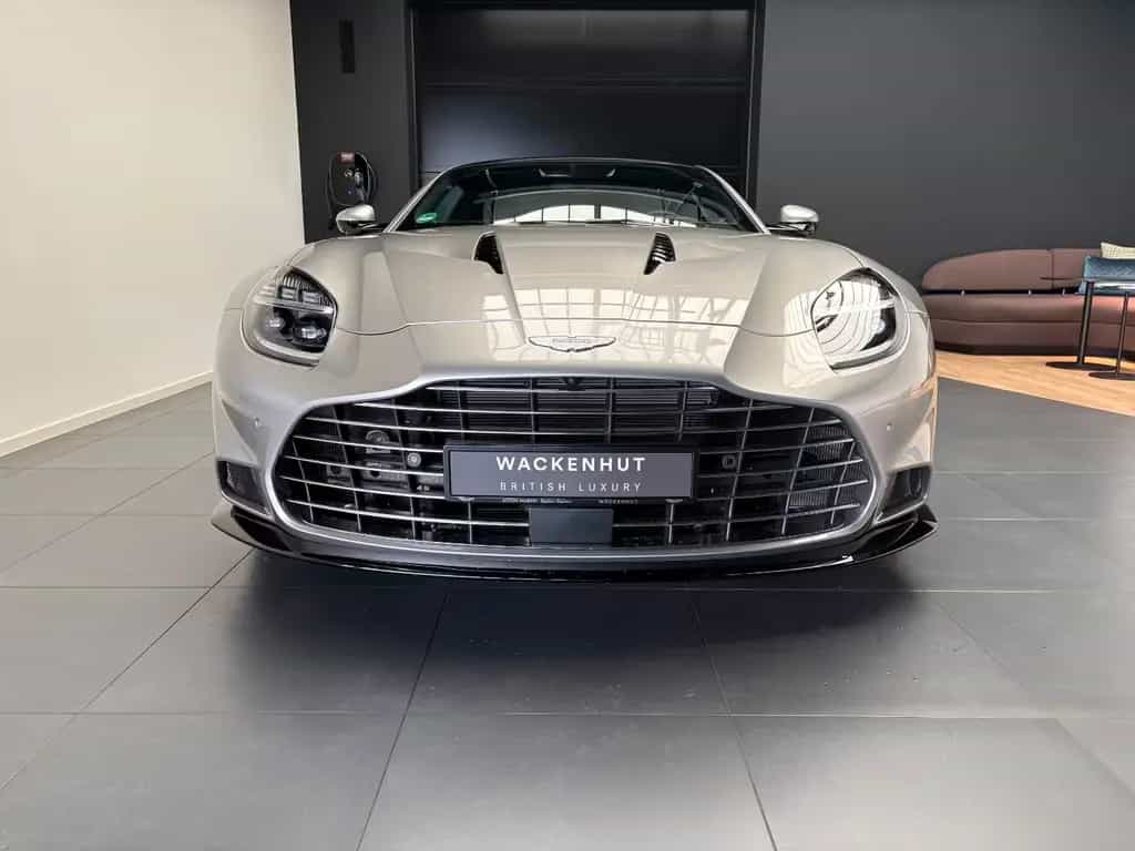 Aston Martin Vanquish - Q Spirit Silver - Inspire Duo 03/2025-photo-1
