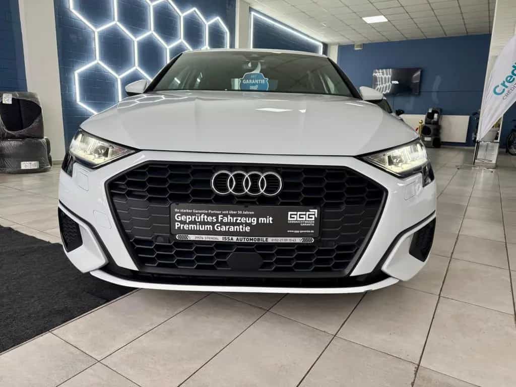 Audi A3 Limousine 30 TDI basis 10/2022-photo-1