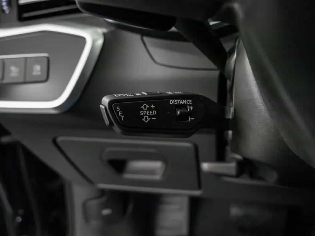Audi A6 Avant 40 TDI quattro sport Standheizung Panor 12/2022-photo-24