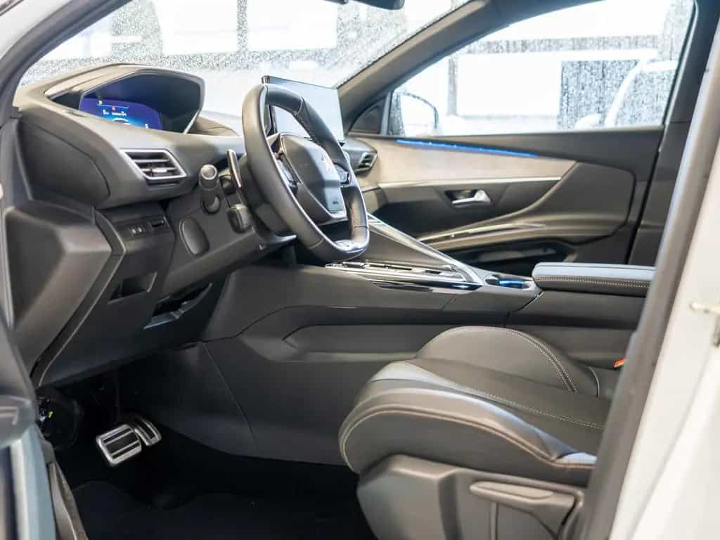 Peugeot 3008 GT HYBRID 136 e-DSC6 ACC PANO LED NAVI SHZ 02/2024-photo-18