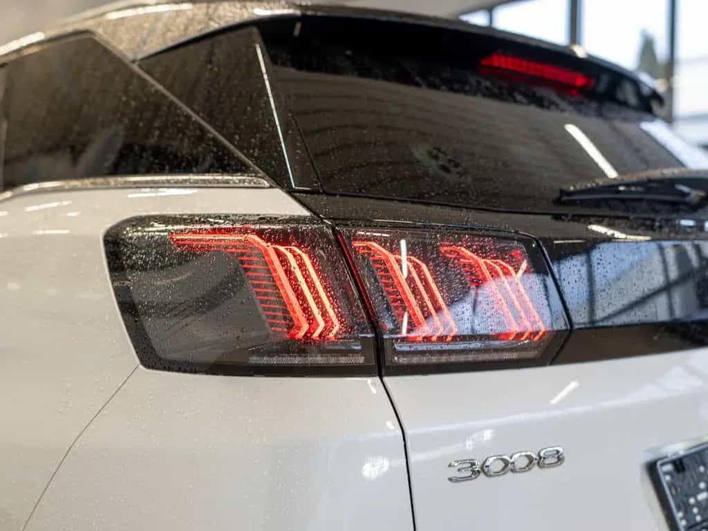 Peugeot 3008 GT HYBRID 136 e-DSC6 ACC PANO LED NAVI SHZ 02/2024-photo-25