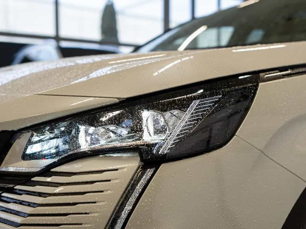 Peugeot 3008 GT HYBRID 136 e-DSC6 ACC PANO LED NAVI SHZ 02/2024-photo-26