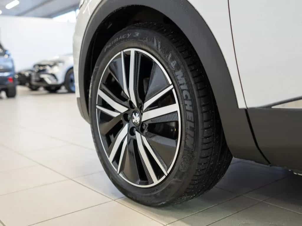 Peugeot 3008 GT HYBRID 136 e-DSC6 ACC PANO LED NAVI SHZ 02/2024-photo-4