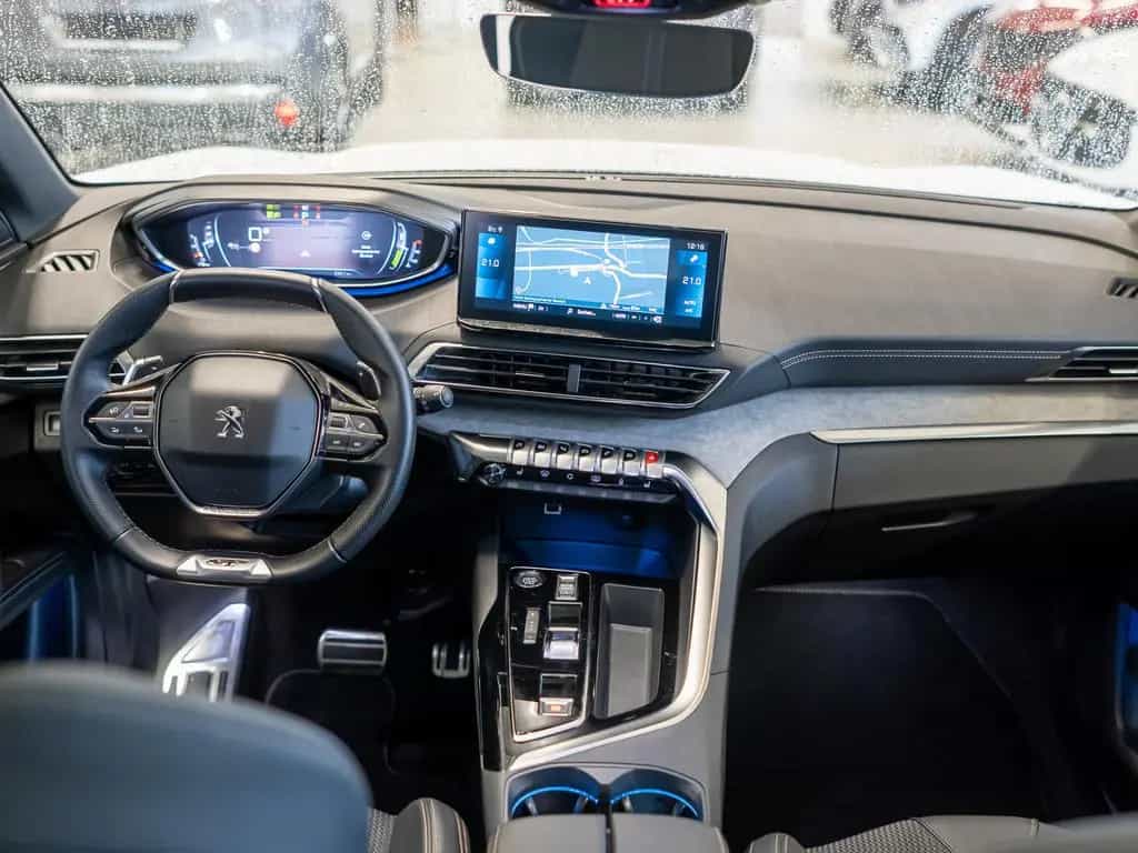 Peugeot 3008 GT HYBRID 136 e-DSC6 ACC PANO LED NAVI SHZ 02/2024-photo-6