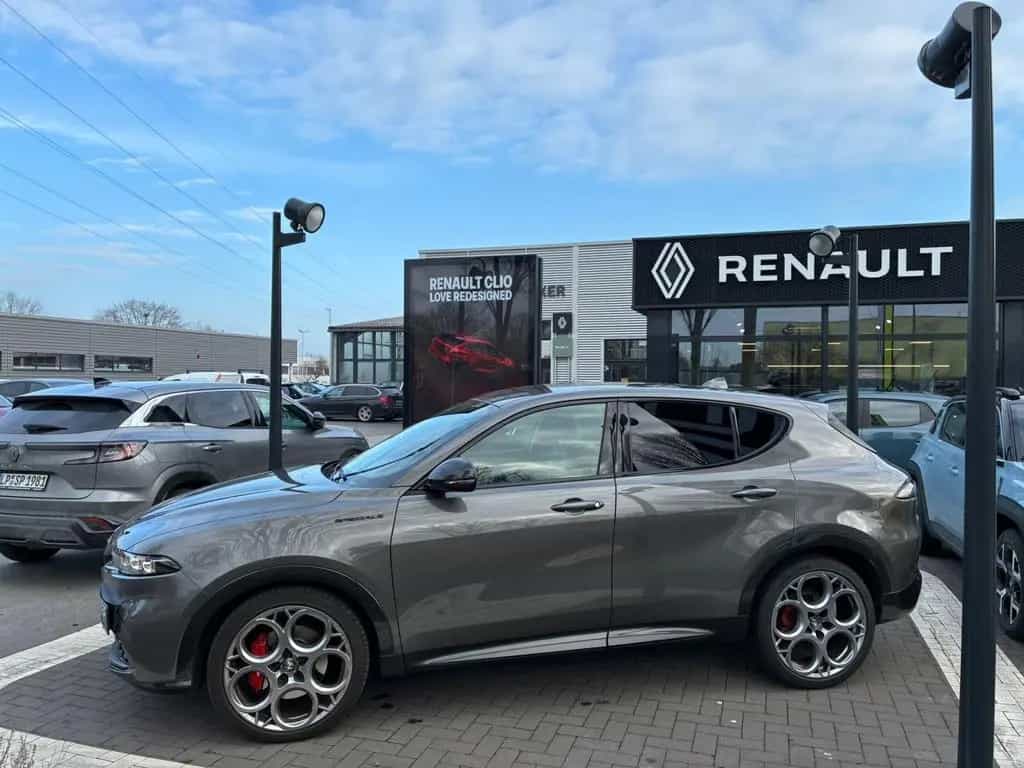 Alfa Romeo Tonale 1.5 Mild Hybrid Edizione Speciale *Adapt 07/2022-photo-2