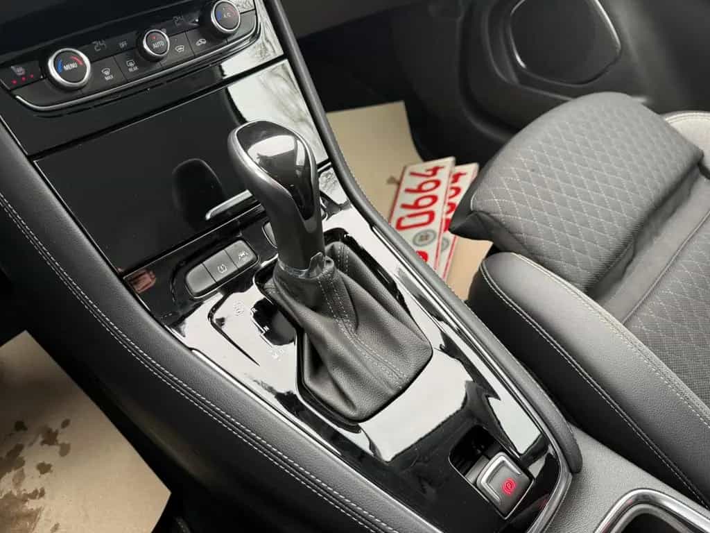 Opel Grandland X 2.0 Dynamic inkl. Allwetterreifen 01/2020-photo-12