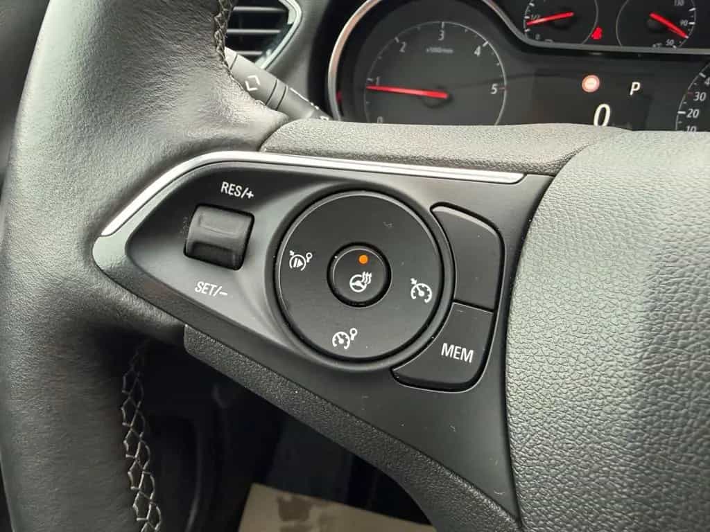 Opel Grandland X 2.0 Dynamic inkl. Allwetterreifen 01/2020-photo-7