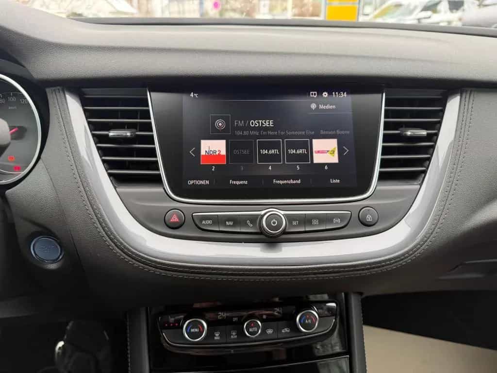 Opel Grandland X 2.0 Dynamic inkl. Allwetterreifen 01/2020-photo-9