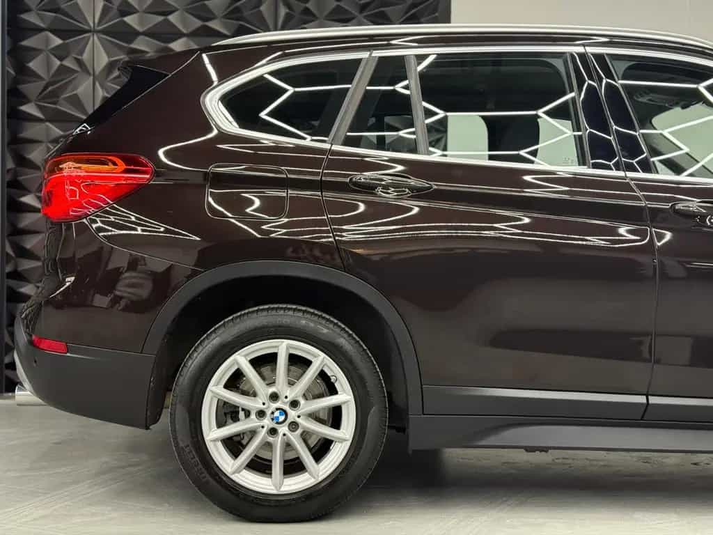 BMW X1 sDrive20i AUTOMATIK*HUD*KAMERA*AHK*KEYLESS 05/2019-photo-15