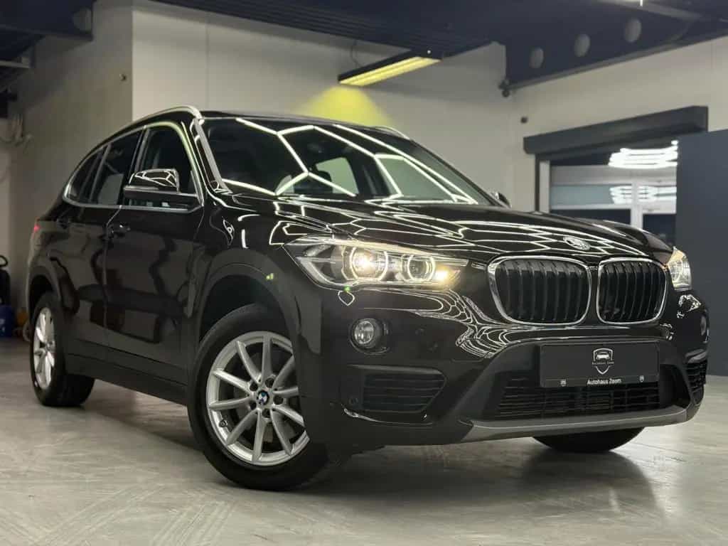 BMW X1 sDrive20i AUTOMATIK*HUD*KAMERA*AHK*KEYLESS 05/2019-photo-17