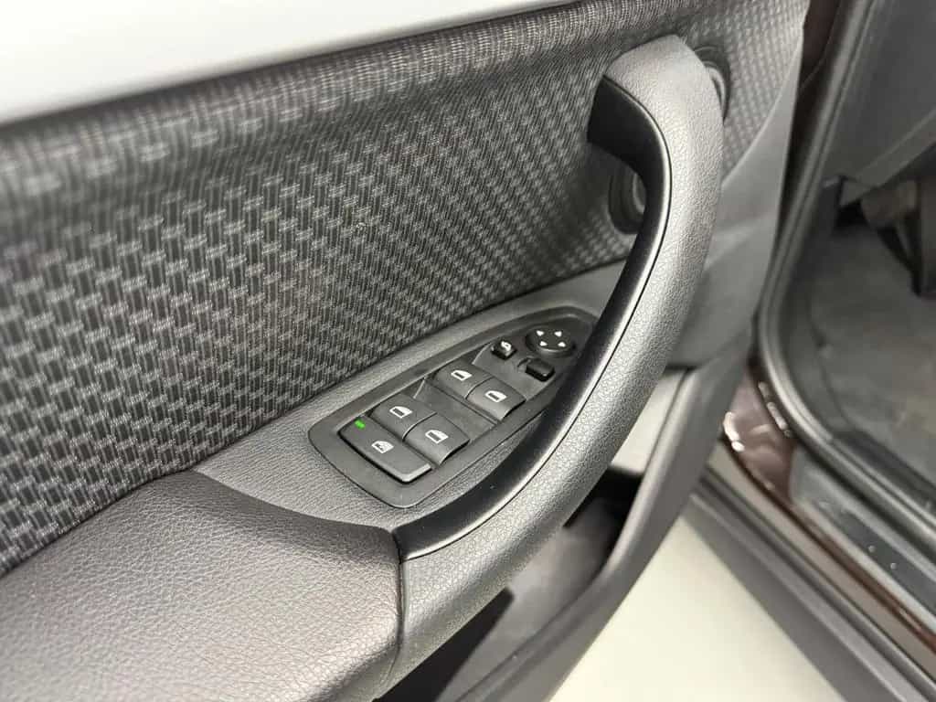BMW X1 sDrive20i AUTOMATIK*HUD*KAMERA*AHK*KEYLESS 05/2019-photo-21