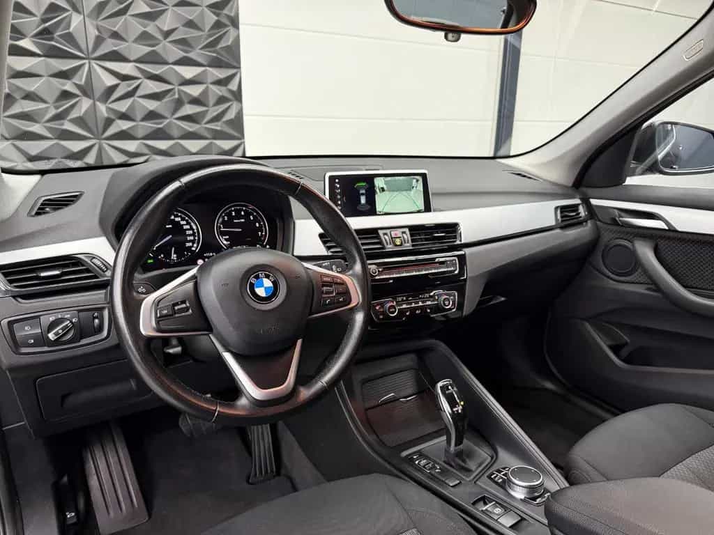 BMW X1 sDrive20i AUTOMATIK*HUD*KAMERA*AHK*KEYLESS 05/2019-photo-22