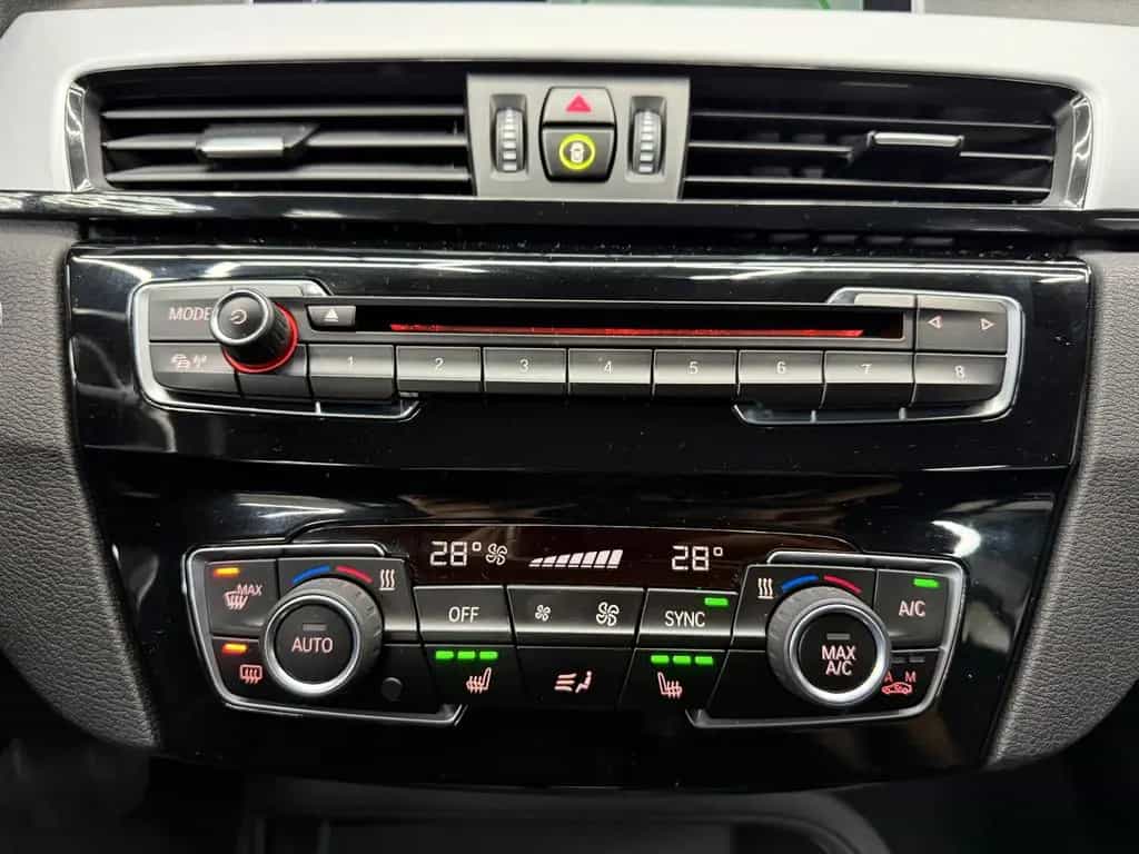 BMW X1 sDrive20i AUTOMATIK*HUD*KAMERA*AHK*KEYLESS 05/2019-photo-25