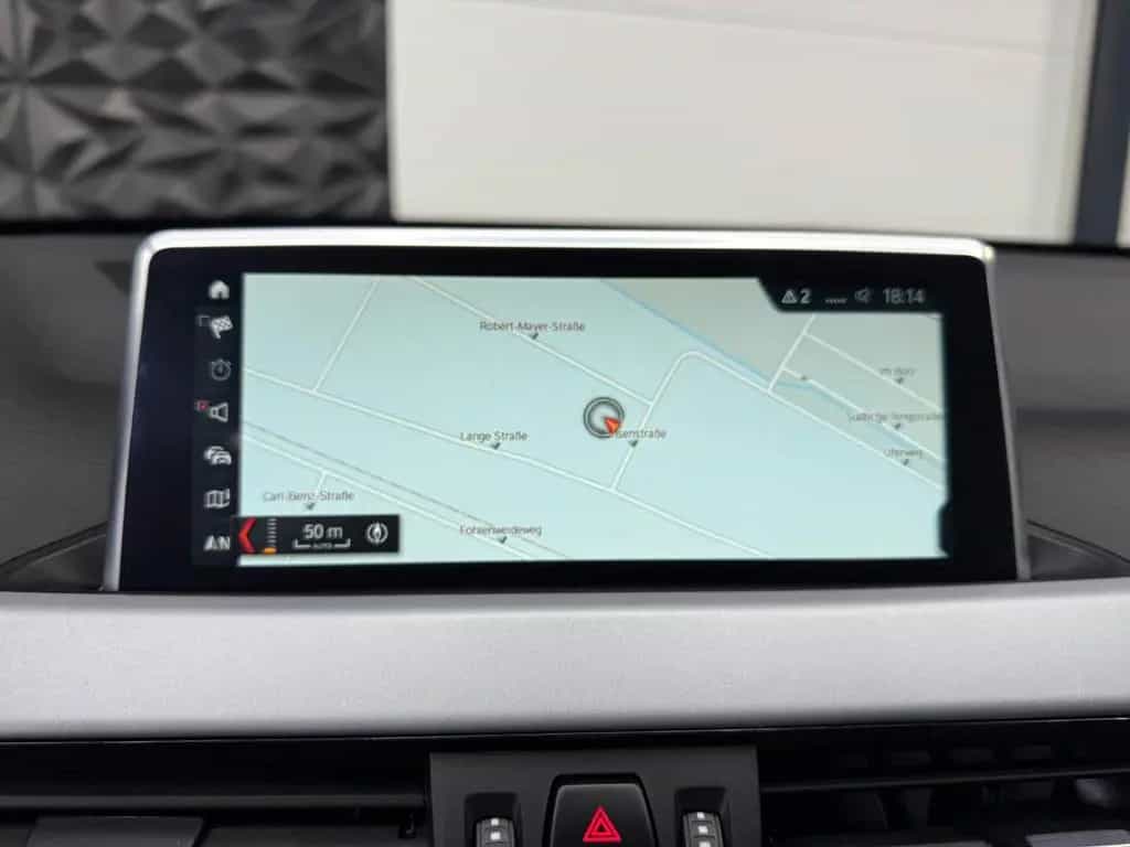 BMW X1 sDrive20i AUTOMATIK*HUD*KAMERA*AHK*KEYLESS 05/2019-photo-27