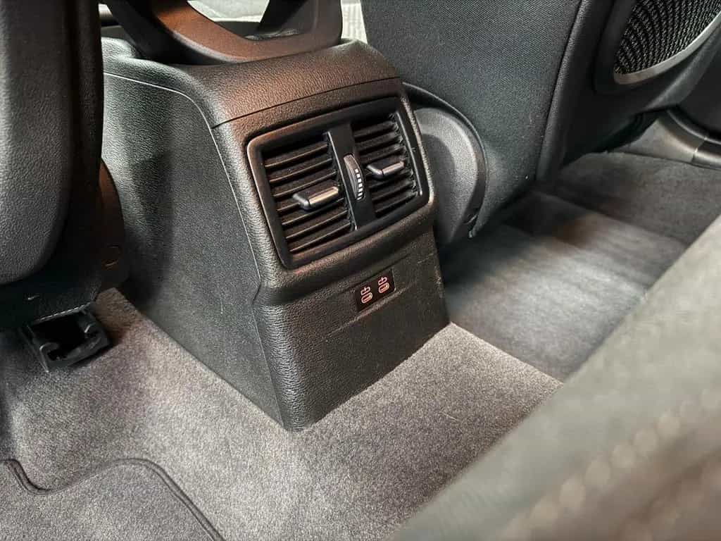 BMW X1 sDrive20i AUTOMATIK*HUD*KAMERA*AHK*KEYLESS 05/2019-photo-29